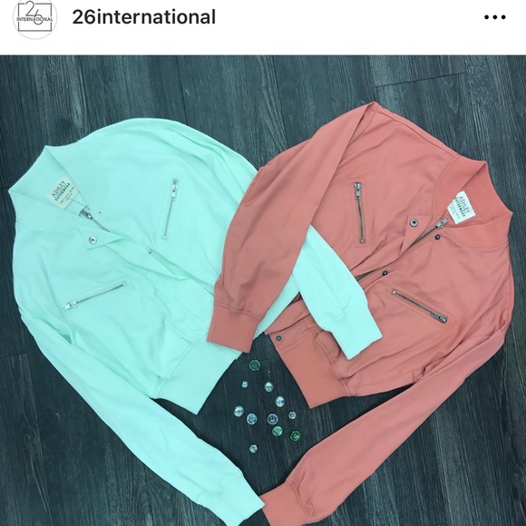 ASHLEY Blush Coral Salmon Cropped Moto Bomber Jacket Coat Top Saks Fifth Ave 5th - Picture 12 of 15